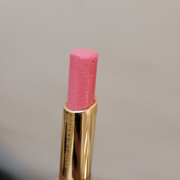 Estee Lauder's Maui Kiss Lipstick - Picture 7 of 8